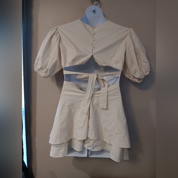 LUCCA WHITNEY PUFF SLEEVE CUTOUT DRESS-IVORY Size Xs - Picture 5 of 7